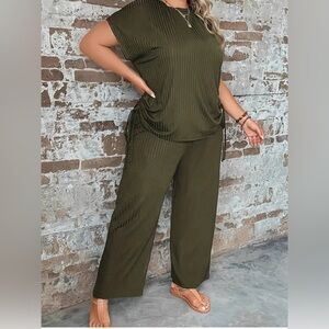 SHEIN Curve Forest Green Ribbed 2 Piece Matching Set Ruched Sides Wide Leg Pants